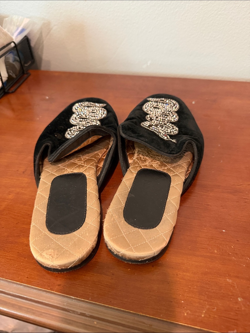 Gucci Black Velvet Slip-On Mules with Crystal Snake Embellishment - Picture 3 of 3